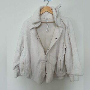 Alo Micro Sherpa Envy Shacket in ivory, size small